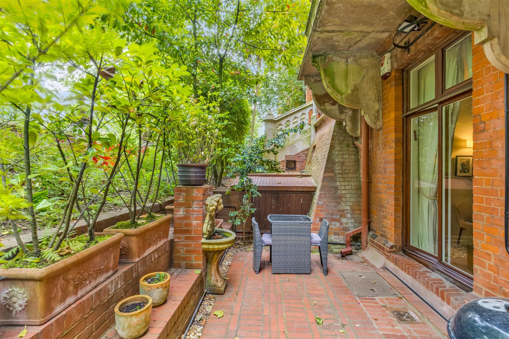 Fitzjohn's Avenue, Hampstead, NW3 6PH