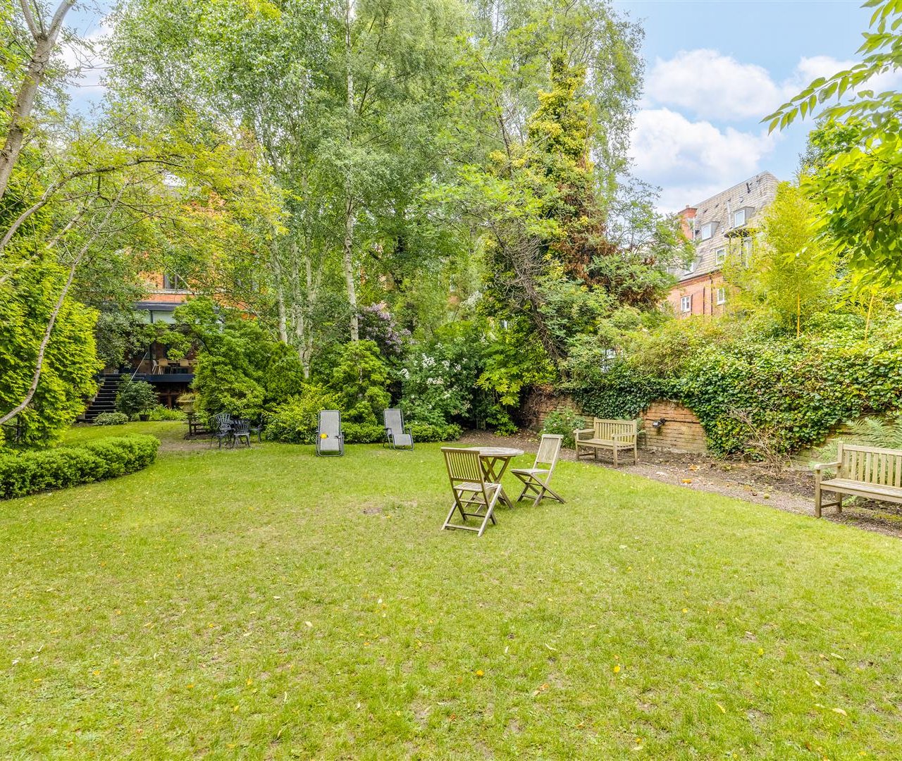 Fitzjohn's Avenue, Hampstead, NW3 6PH