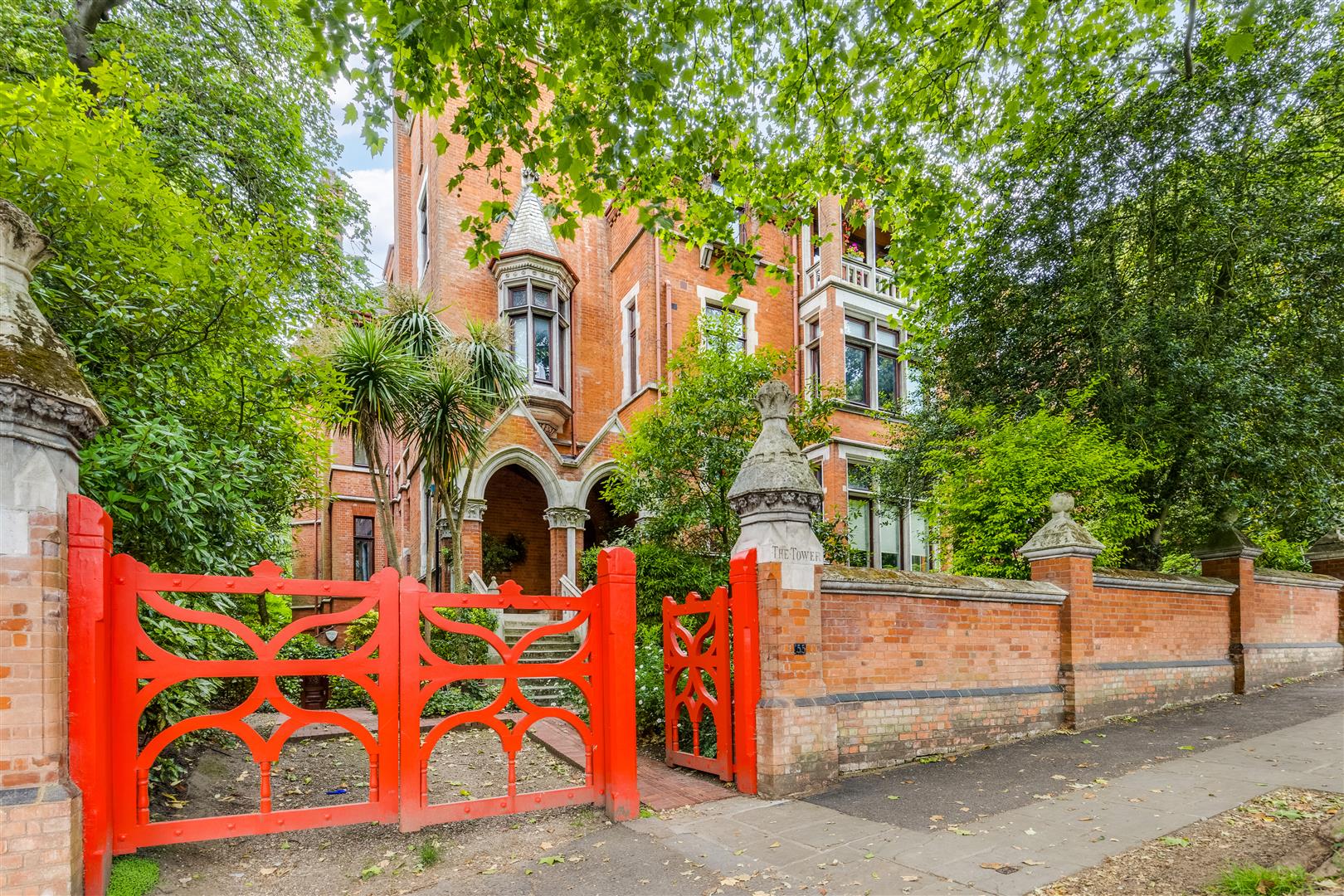 Fitzjohn's Avenue, Hampstead, NW3 6PH