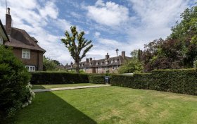 Reynolds Close Hampstead Garden Suburb NW11 7EA