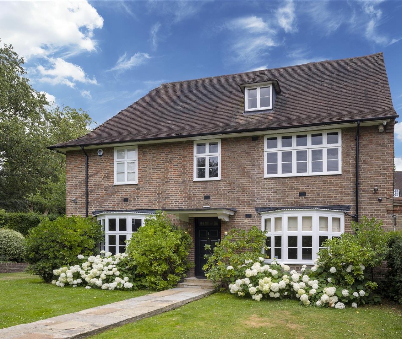 Reynolds Close Hampstead Garden Suburb NW11 7EA