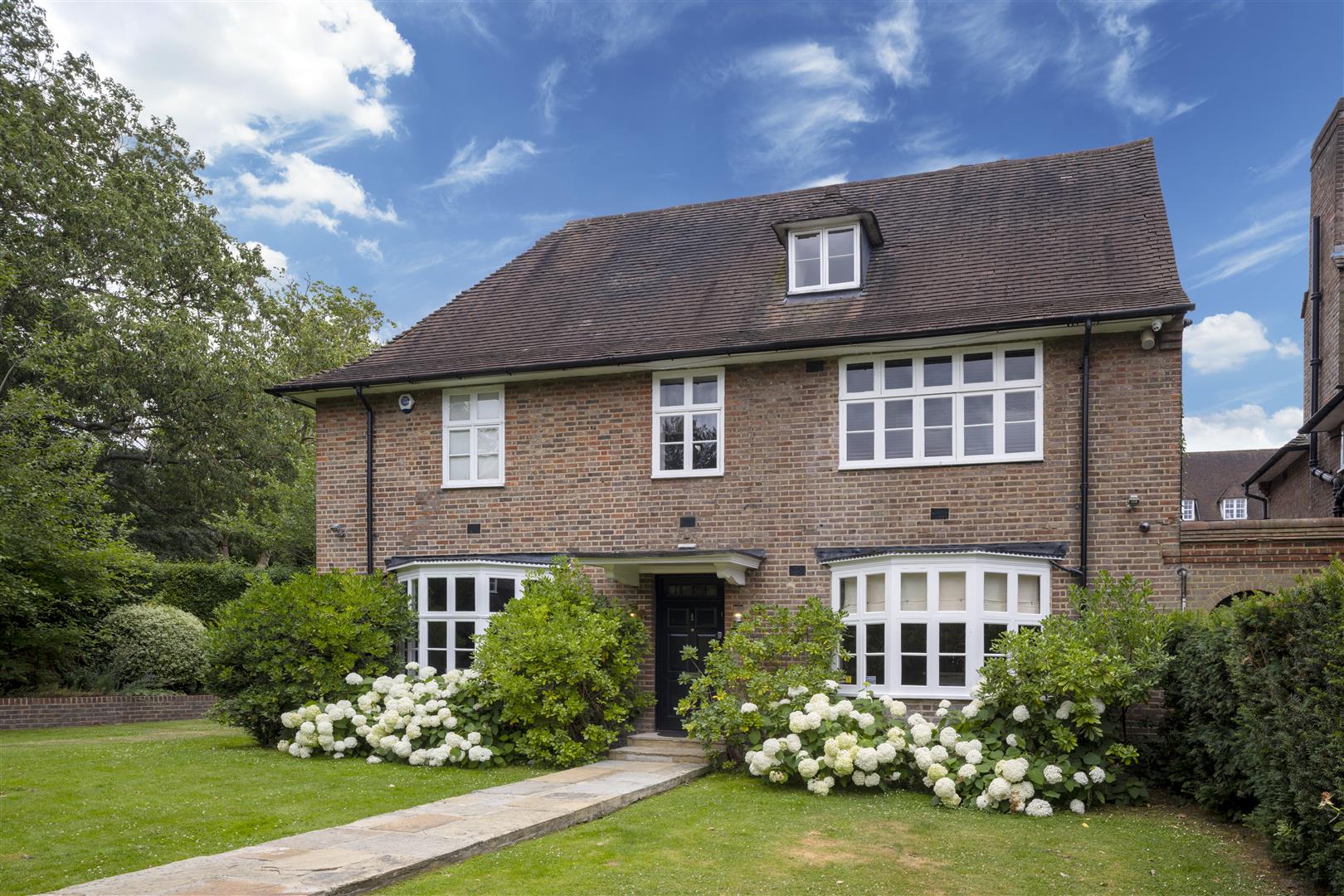 Reynolds Close Hampstead Garden Suburb NW11 7EA