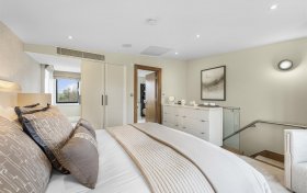 Golders Park Close Golders Hill Park NW11 7QR