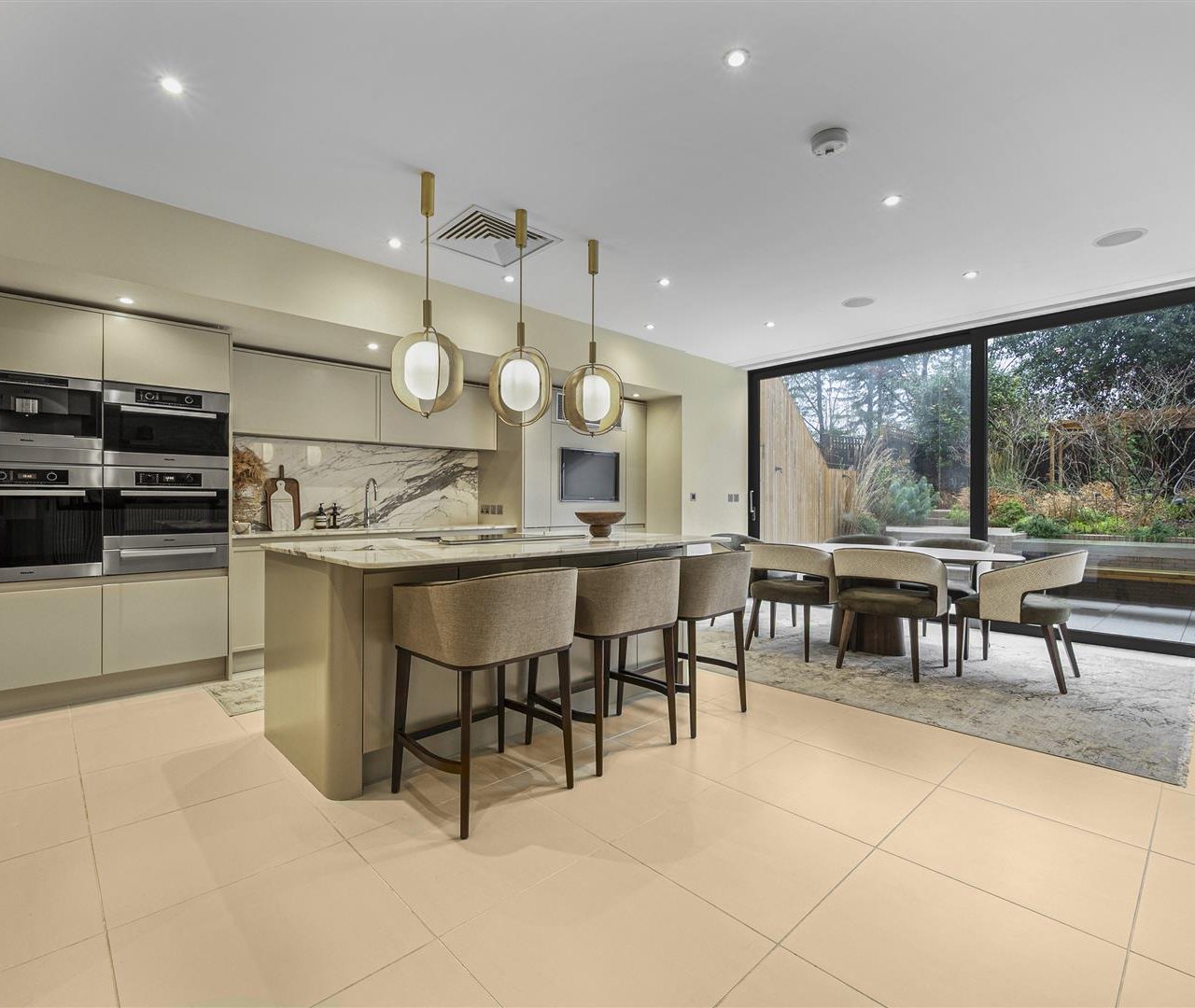 Golders Park Close Golders Hill Park NW11 7QR