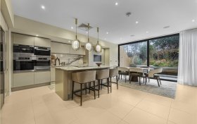 Golders Park Close Golders Hill Park NW11 7QR