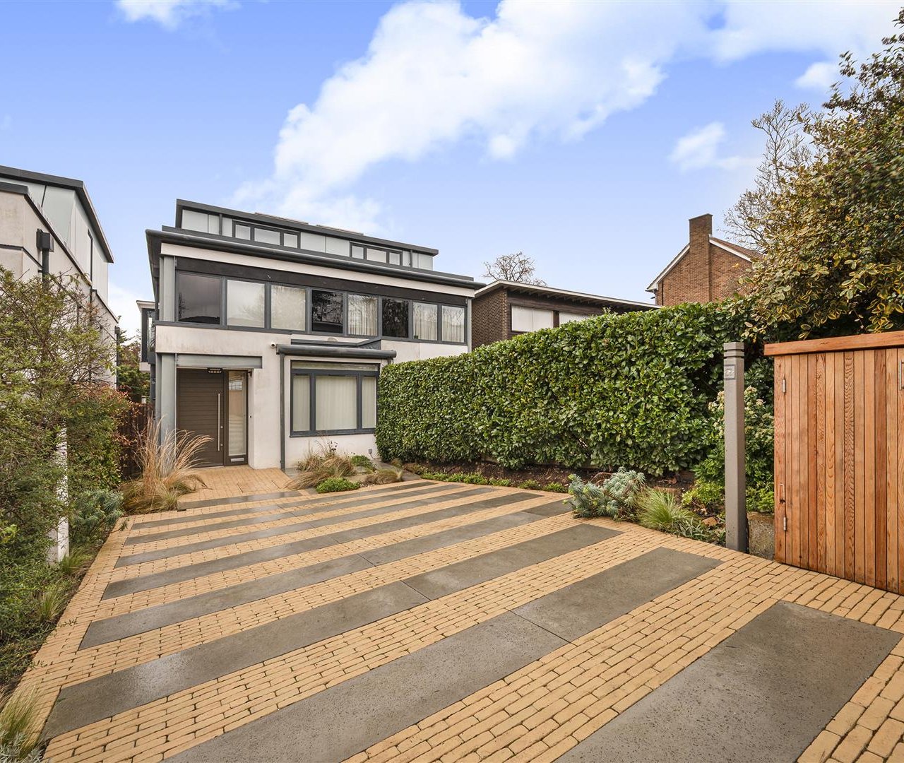 Golders Park Close Golders Hill Park NW11 7QR