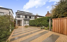 Golders Park Close Golders Hill Park NW11 7QR