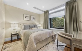 Golders Park Close Golders Hill Park NW11 7QR