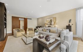 Golders Park Close Golders Hill Park NW11 7QR