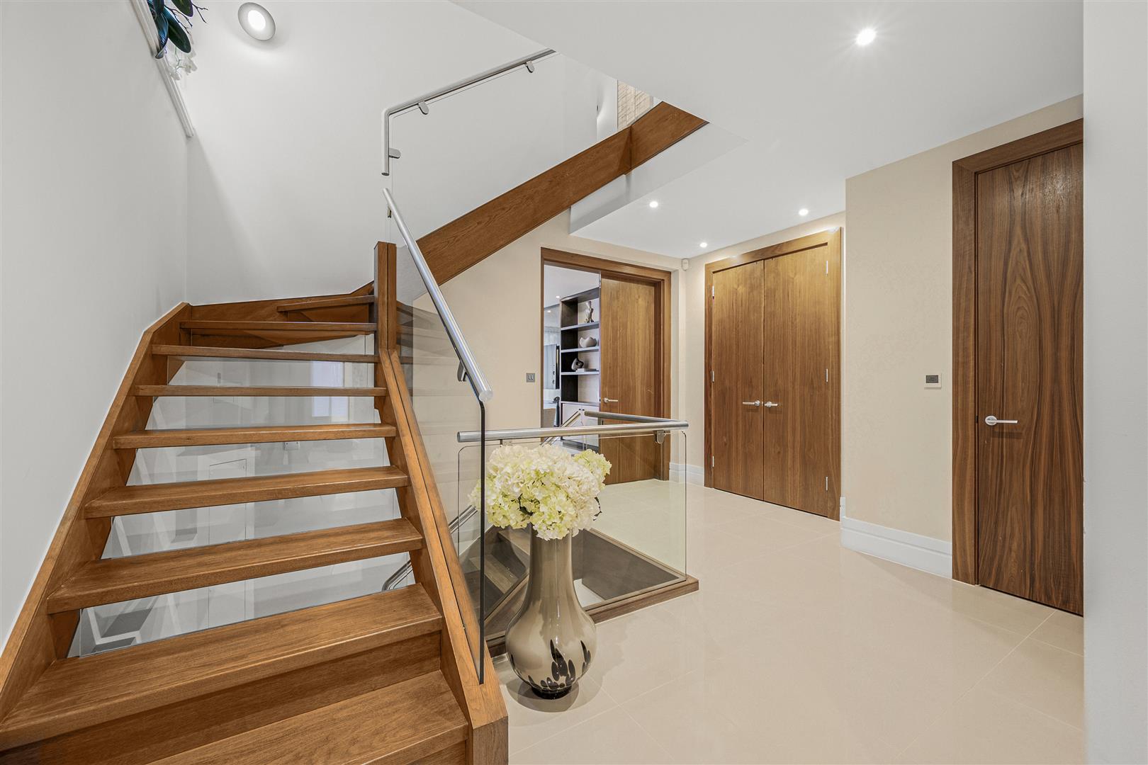 Golders Park Close Golders Hill Park NW11 7QR