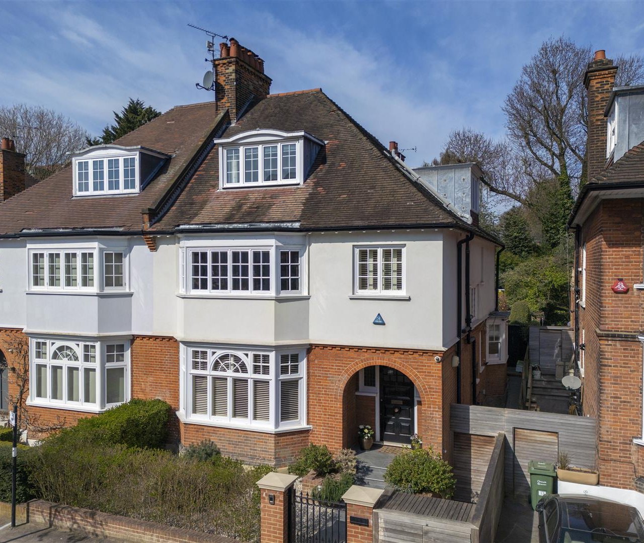 Kidderpore Gardens Hampstead NW3 7SS