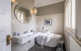 Kidderpore Gardens Hampstead NW3 7SS