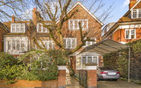 Heath Drive Hampstead NW3 7SL