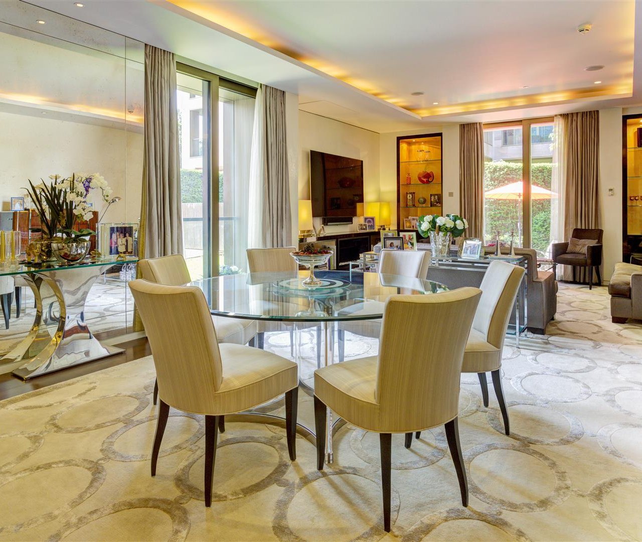 Hampstead Lane Highgate N6 4RU