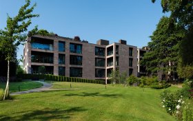 Hampstead Lane Highgate N6 4RU