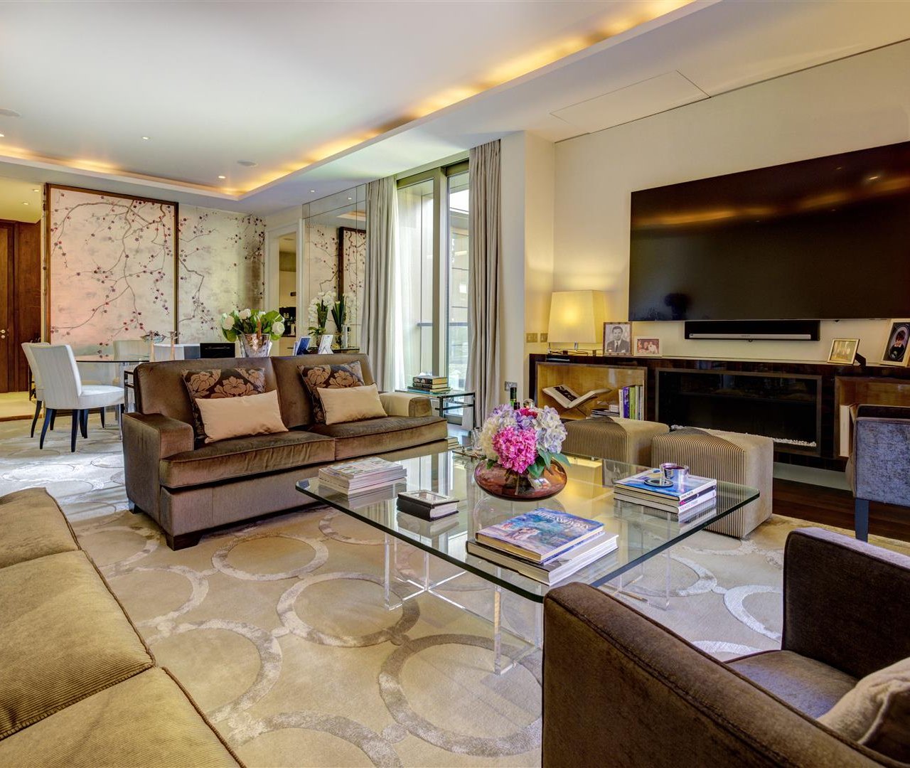 Hampstead Lane Highgate N6 4RU