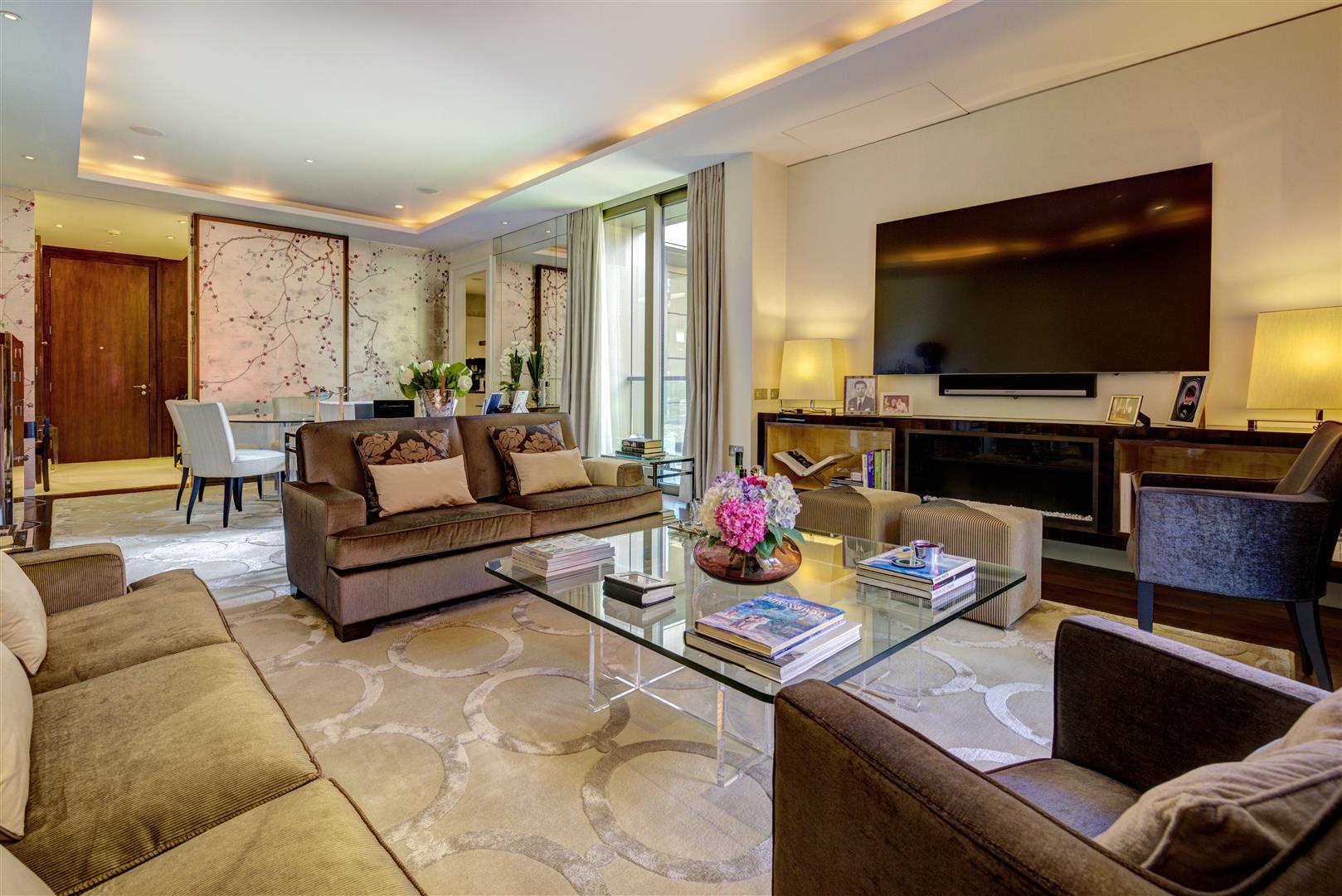 Hampstead Lane Highgate N6 4RU