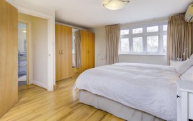 Wycombe Gardens Golders Green NW11 8AN