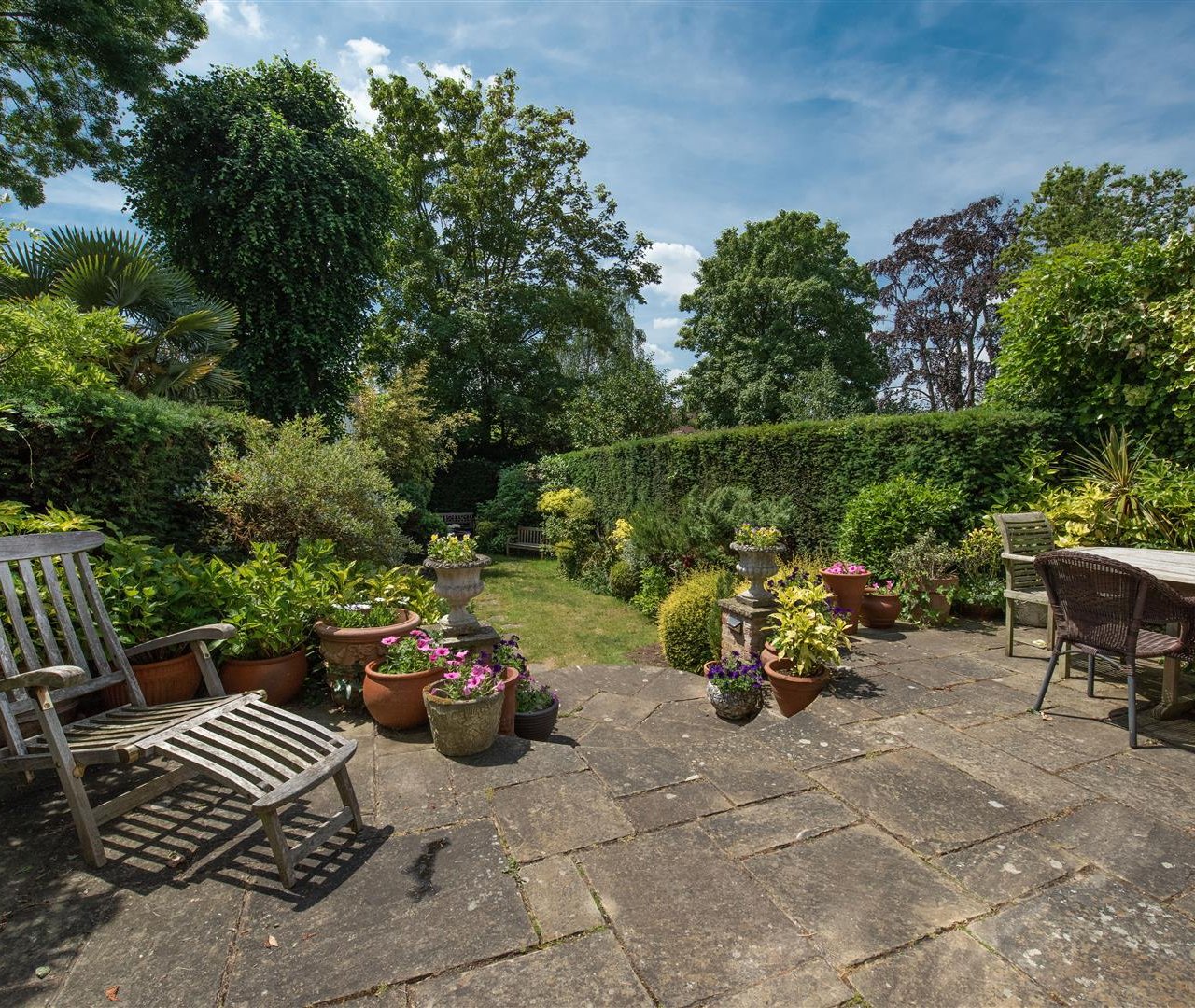 Hollycroft Avenue Hampstead NW3 7QN