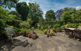 Hollycroft Avenue Hampstead NW3 7QN