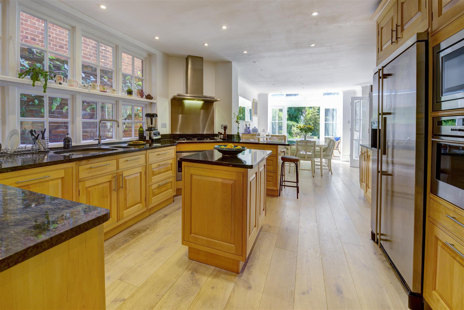 Hollycroft Avenue Hampstead NW3 7QN