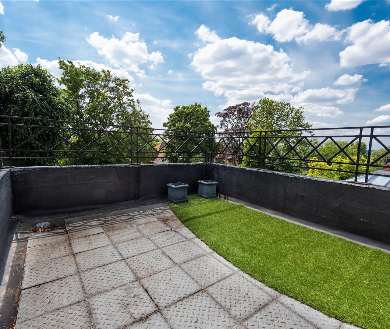 Hollycroft Avenue Hampstead NW3 7QN