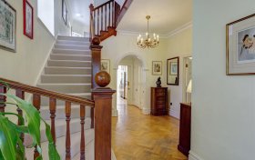 Hollycroft Avenue Hampstead NW3 7QN