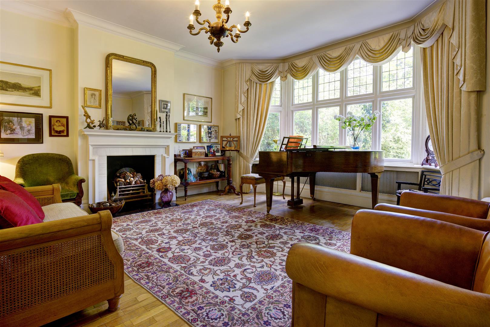 Hollycroft Avenue Hampstead NW3 7QN