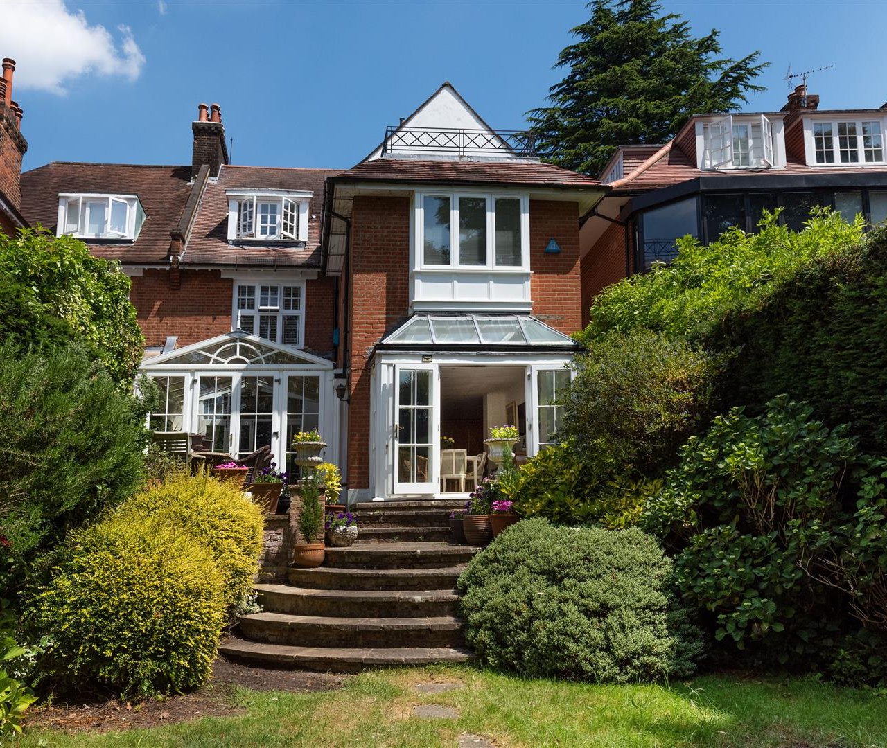 Hollycroft Avenue Hampstead NW3 7QN