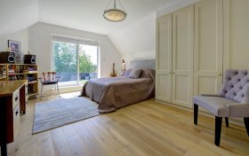 Hollycroft Avenue Hampstead NW3 7QN