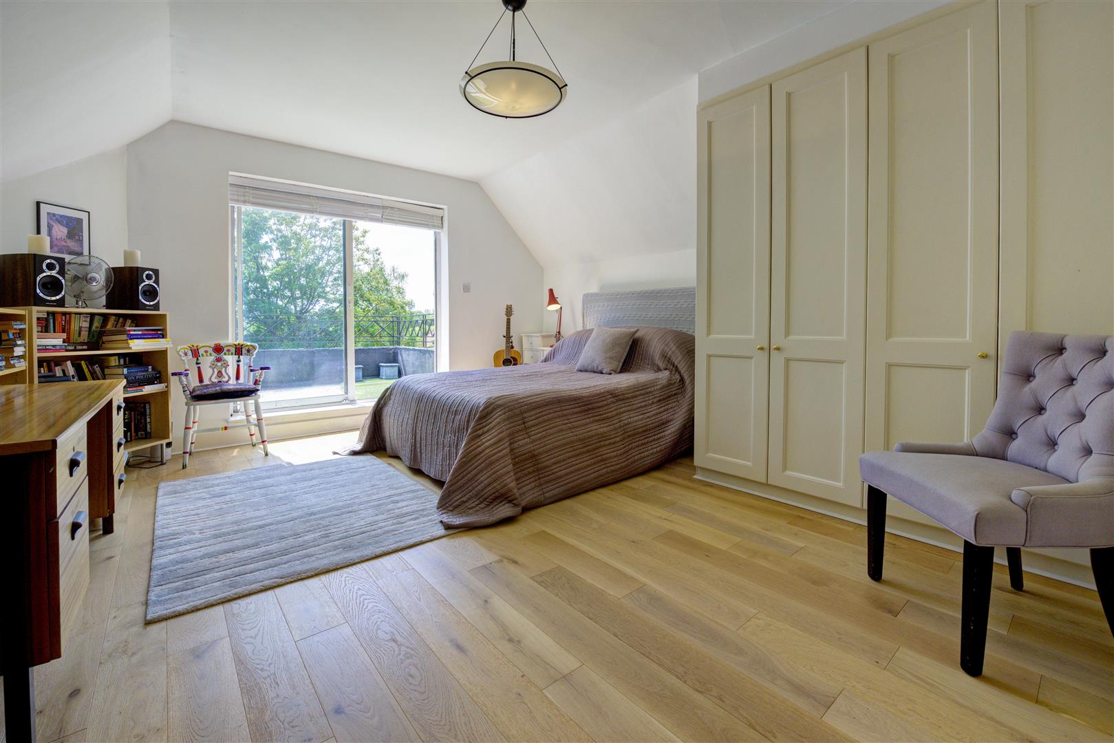 Hollycroft Avenue Hampstead NW3 7QN