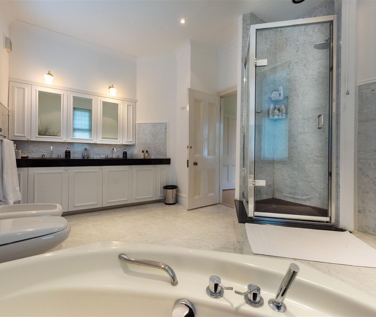 Hollycroft Avenue Hampstead NW3 7QN