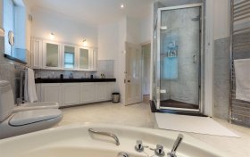 Hollycroft Avenue Hampstead NW3 7QN