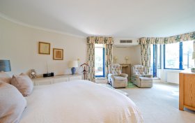 Firecrest Drive Hampstead NW3 7NF