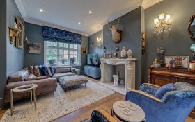 Hollycroft Avenue Hampstead NW3 7QJ