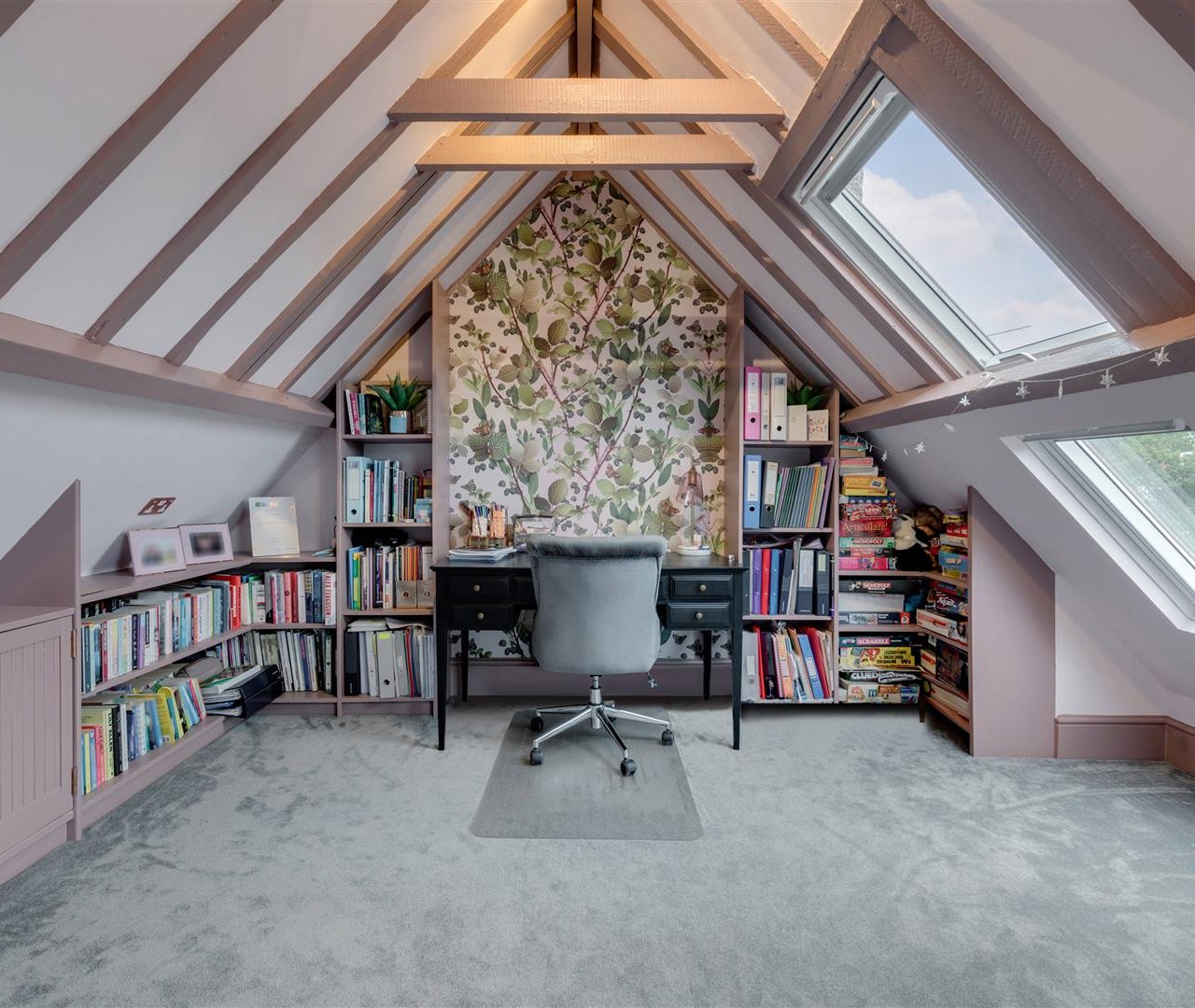 Hollycroft Avenue Hampstead NW3 7QJ