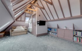 Hollycroft Avenue Hampstead NW3 7QJ