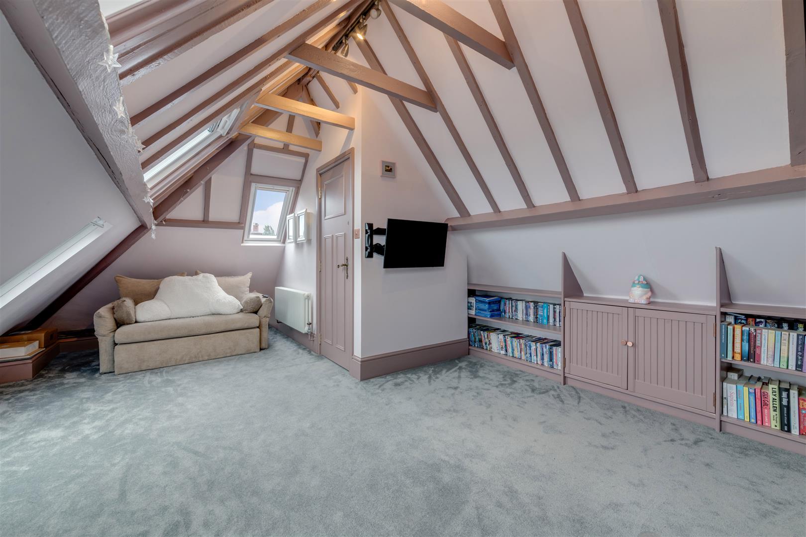 Hollycroft Avenue Hampstead NW3 7QJ