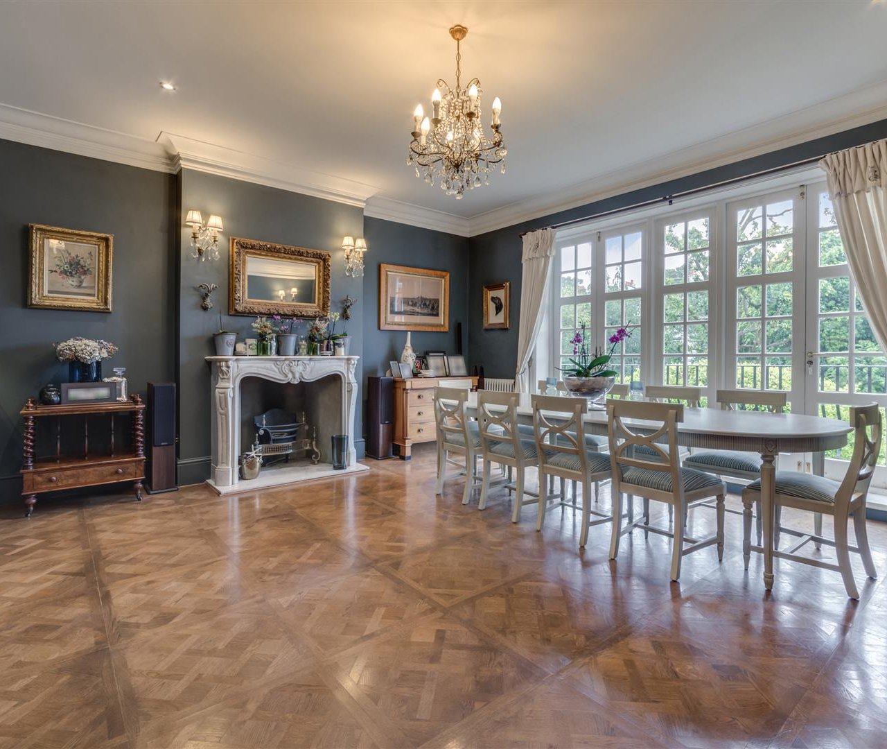 Hollycroft Avenue Hampstead NW3 7QJ