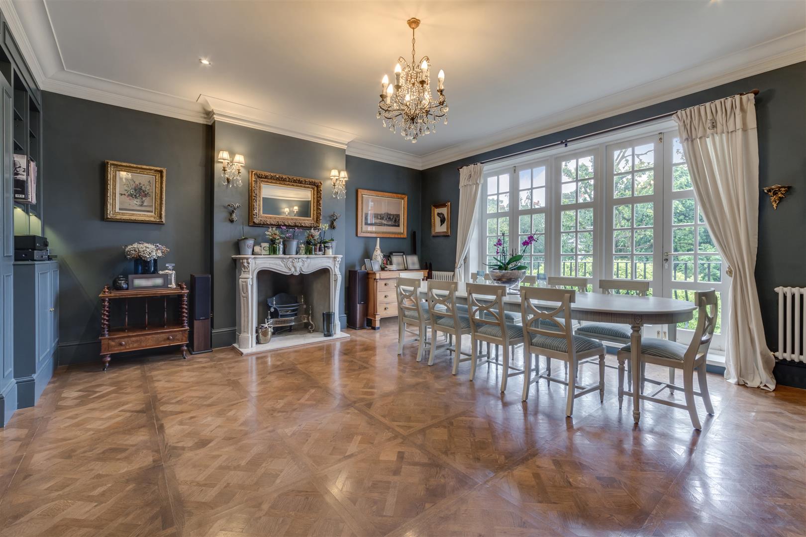 Hollycroft Avenue Hampstead NW3 7QJ