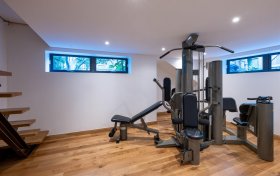 West Heath Road Hampstead NW3 7UR