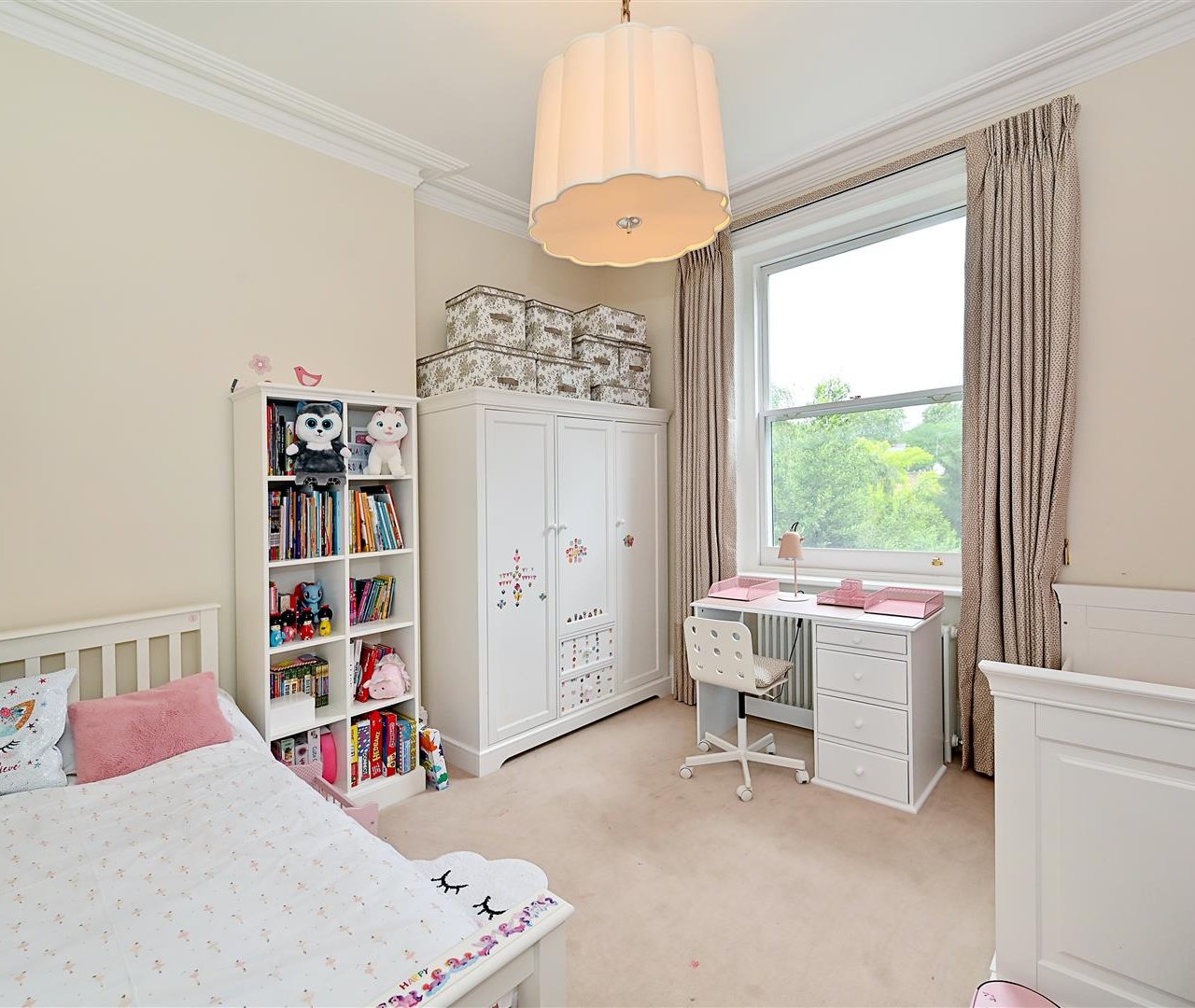 Belsize Park Gardens, Belsize Park, NW3 4LD