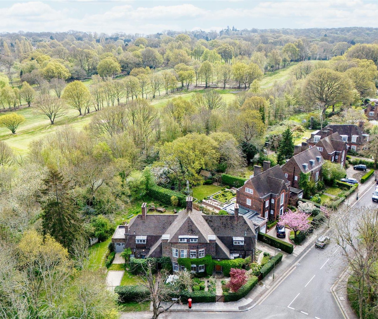 Wildwood Road, Hampstead Garden Suburb, NW11 6UP