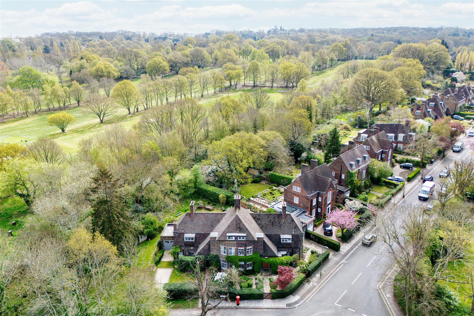 Wildwood Road, Hampstead Garden Suburb, NW11 6UP