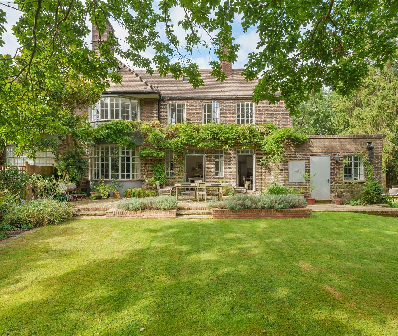Wildwood Road, Hampstead Garden Suburb, NW11 6UP