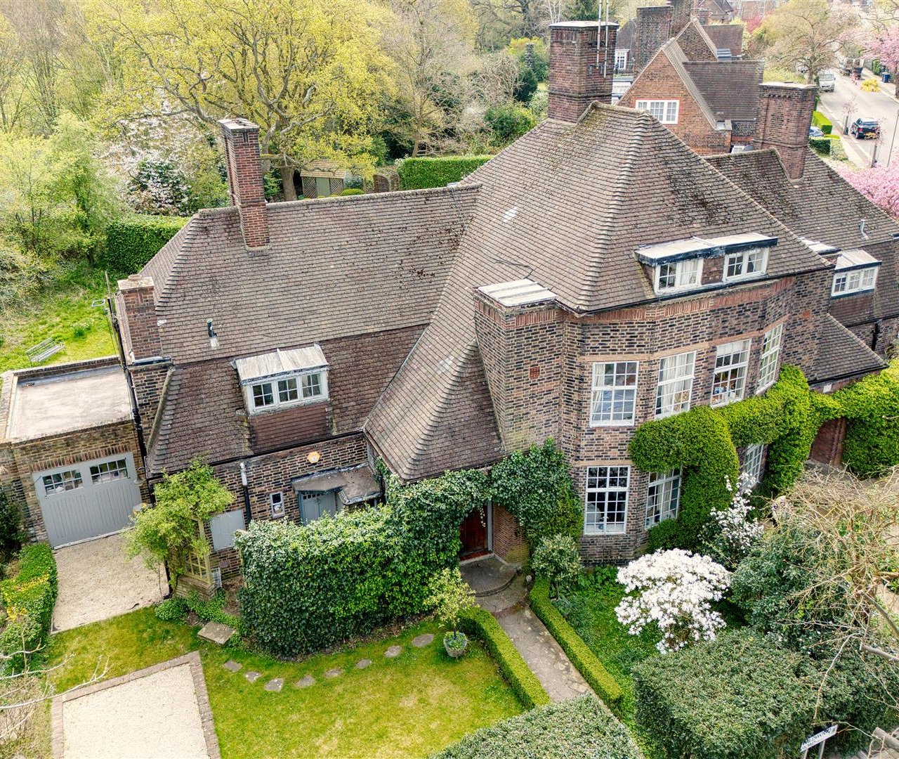Wildwood Road, Hampstead Garden Suburb, NW11 6UP