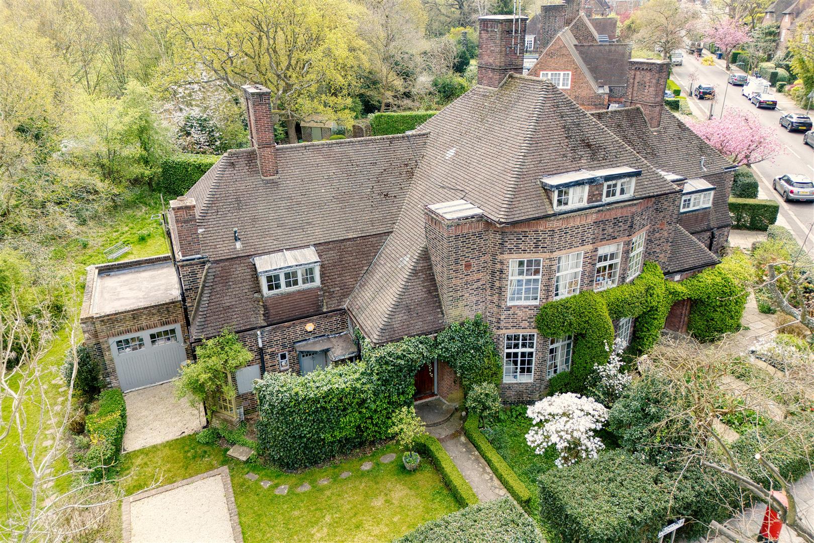 Wildwood Road, Hampstead Garden Suburb, NW11 6UP