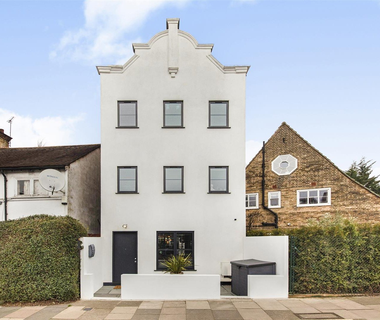 North End Road, London, NW11 7TA