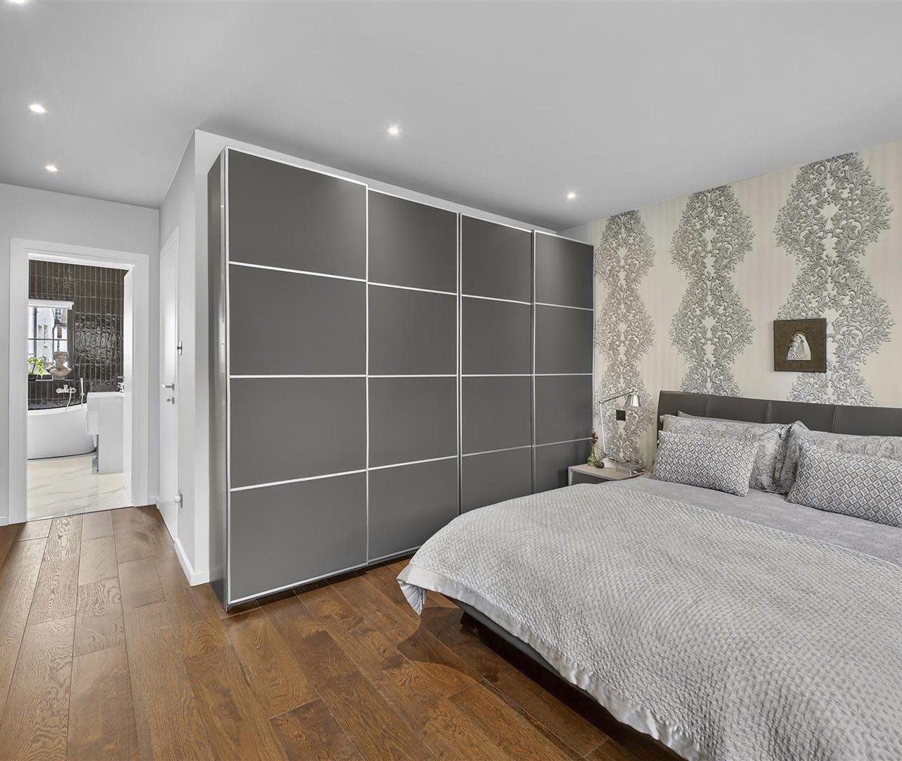 North End Road, London, NW11 7TA