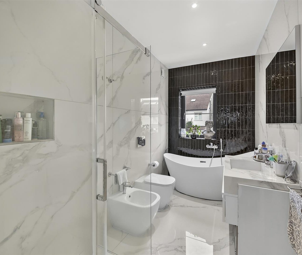 North End Road, London, NW11 7TA